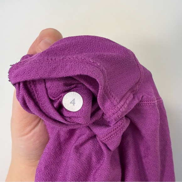 Lululemon Run: Chase Me Tank – Ultra Violet, Size 4, adjustable bottom strap - Picture 10 of 10